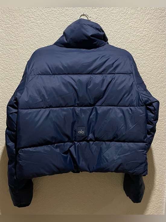 Alo Yoga NWT Gold Rush Puffer Jacket Navy Blue Size M - Picture 8 of 12